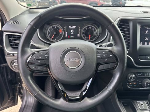 Used 2021 Jeep Cherokee Latitude Plus FWD image 21