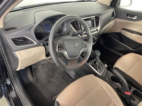 Used 2018 Hyundai Accent SE image 3