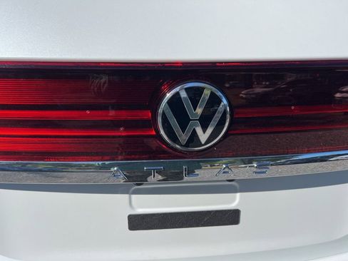 New 2026 Volkswagen Atlas SE image 9