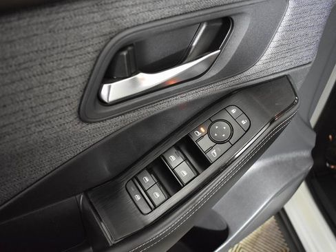 Certified 2023 Nissan Rogue SV image 8