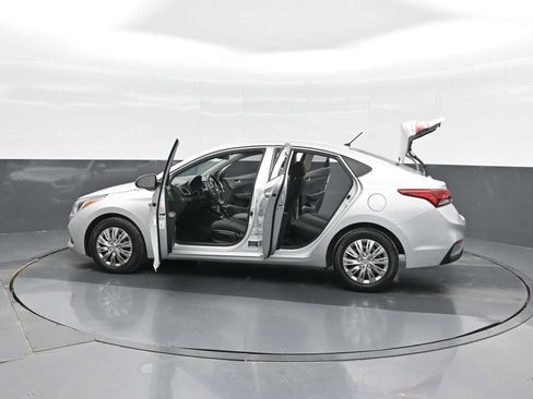 Used 2019 Hyundai Accent SE image 41