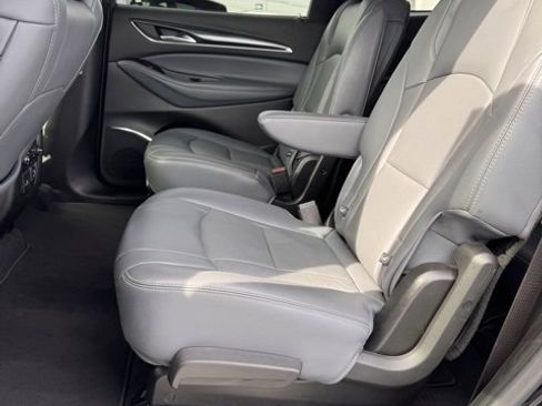 Used 2024 Buick Enclave Premium image 10