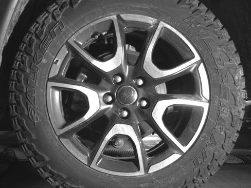 Used 2025 Jeep Compass Trailhawk image 14