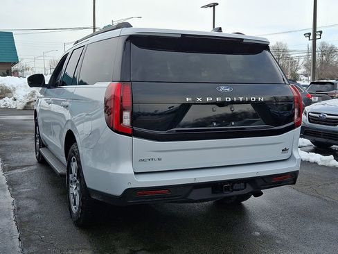 Used 2025 Ford Expedition Active image 4