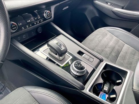 Used 2024 Mitsubishi Outlander SE image 20