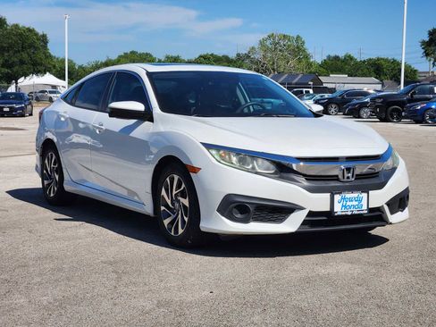 Used 2018 Honda Civic EX image 3
