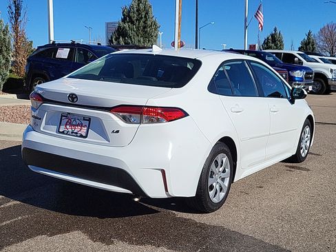 Used 2020 Toyota Corolla LE image 3