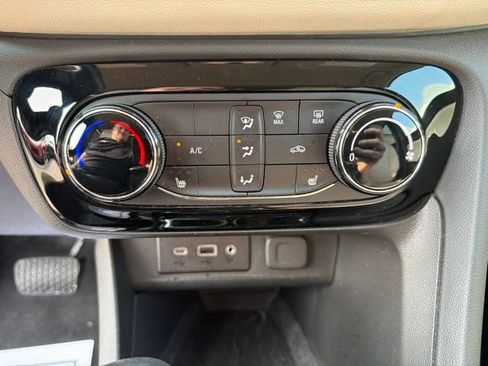 Certified 2023 Buick Encore GX Preferred w/ Cold Weather Comfort Package FWD image 20