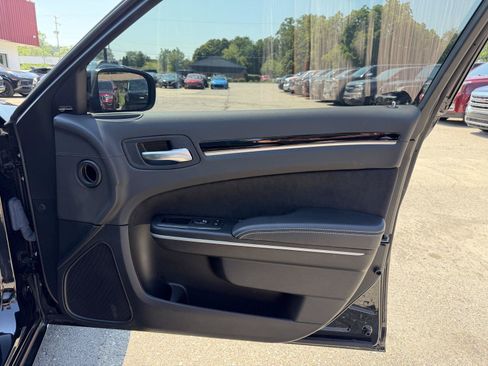 Used 2023 Chrysler 300 C RWD image 37