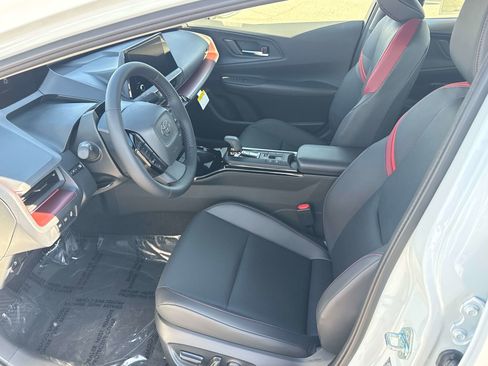 New 2026 Toyota Prius Plug-In Hybrid image 8