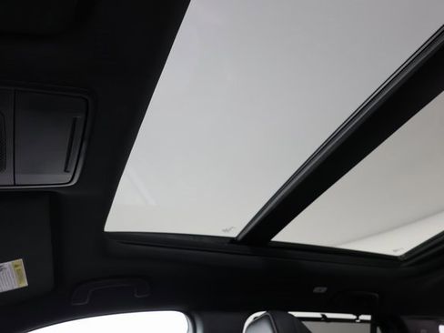 Used 2024 Honda Pilot TrailSport image 23