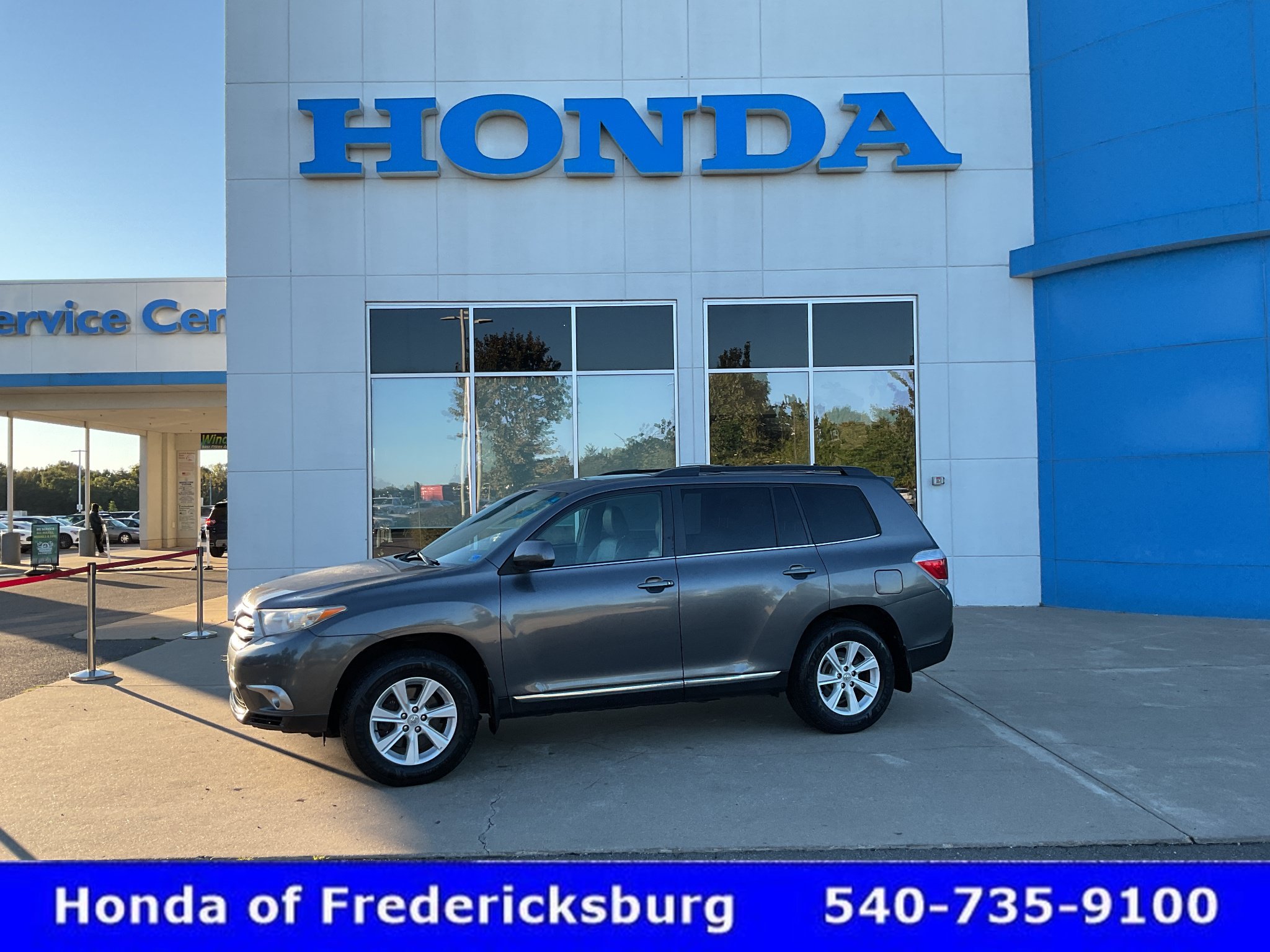 Used 2011 Toyota Highlander SE w/ Convenience Pkg AWD/4WD image 1