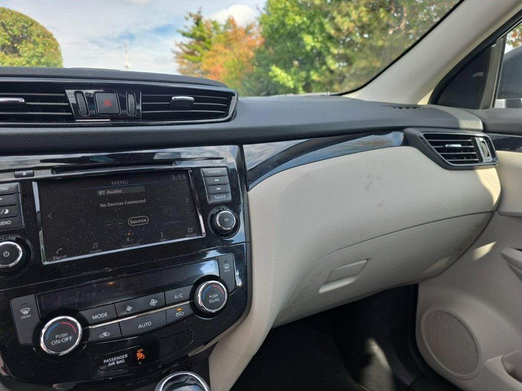 Used 2021 Nissan Rogue Sport SV AWD/4WD image 19