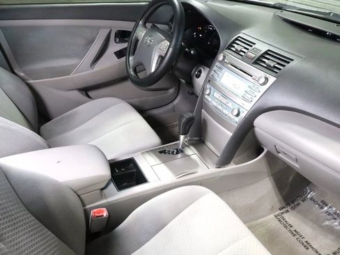 Used 2009 Toyota Camry Hybrid Sedan 4D image 16