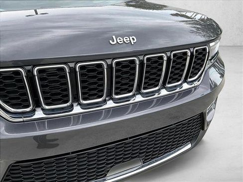 Used 2023 Jeep Grand Cherokee Limited RWD image 30