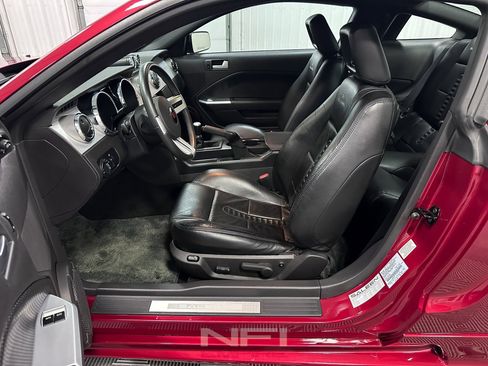 Used 2006 Ford Mustang GT Premium image 32