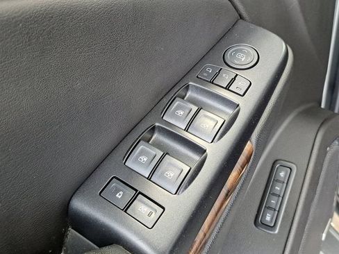 Used 2018 Chevrolet Tahoe LT AWD/4WD image 22