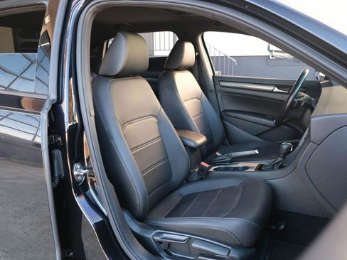 Used 2022 Volkswagen Passat 2.0T R-Line image 24