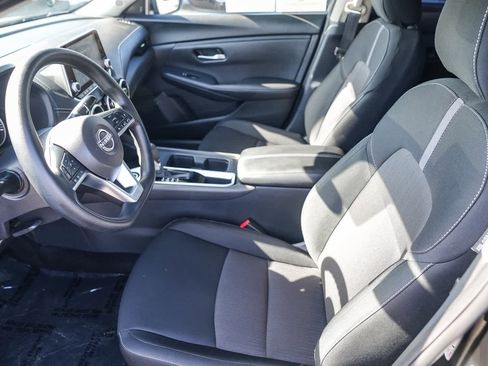 Used 2025 Nissan Sentra SV image 17