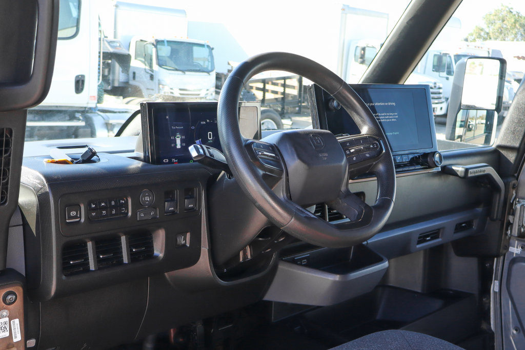 Used 2024 Chevrolet Brightdrop 600 w/ Commercial Equipment Package AWD/4WD image 15