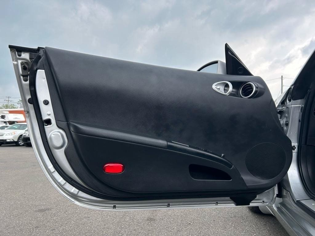 Used 2005 Nissan 350Z Touring RWD image 31