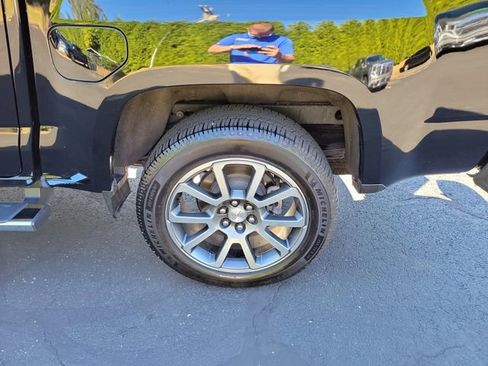 Used 2022 GMC Canyon Denali image 21