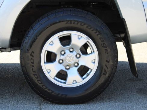 Used 2006 Toyota Tacoma PreRunner image 24