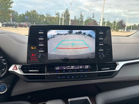Used 2023 Toyota Sienna LE FWD image 27