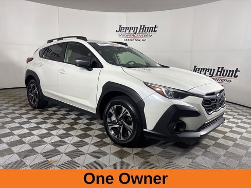 Used 2024 Subaru Crosstrek 2.0i Premium image 4