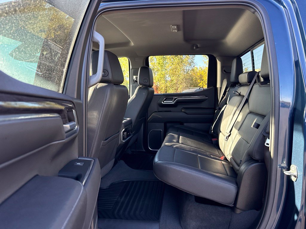 Used 2023 Chevrolet Silverado 1500 LTZ w/ LTZ Convenience Package II AWD/4WD image 25
