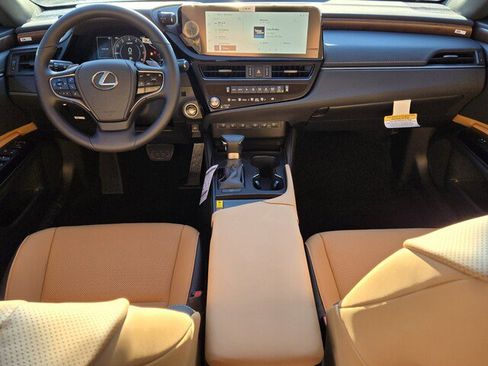 New 2025 Lexus ES 350 w/ Premium Package image 9