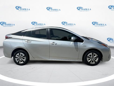 Used 2018 Toyota Prius FWD image 6