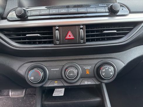 Used 2021 Kia Forte LXS image 12