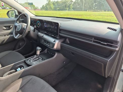 Used 2025 Hyundai Kona SEL FWD image 35
