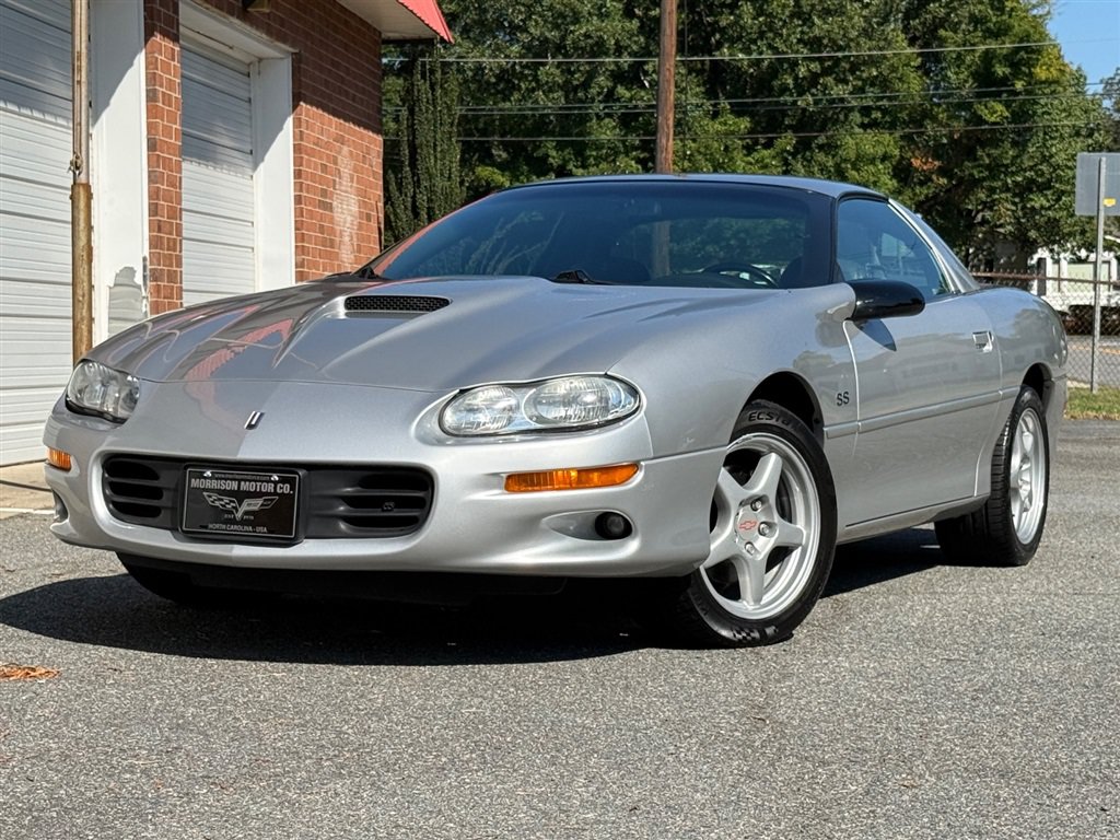 Used 1999 Chevrolet Camaro Z28 w/ SS Performance/Appearance Pkg RWD image 7