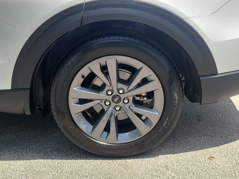 Used 2022 Ford Explorer XLT w/ Equipment Group 202A RWD image 5