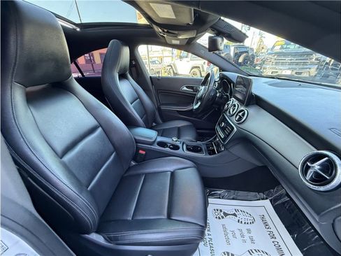 Used 2019 Mercedes-Benz CLA 250 image 31