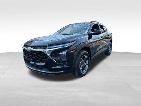 Used 2024 Chevrolet Trax LT image 3