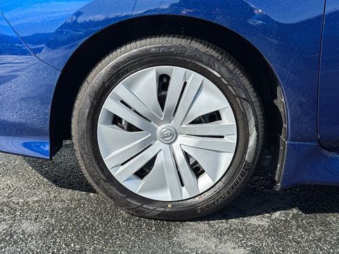 Used 2025 Nissan Leaf S image 6