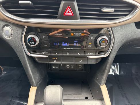 Used 2020 Hyundai Santa Fe SEL w/ Convenience + Premium Package image 19