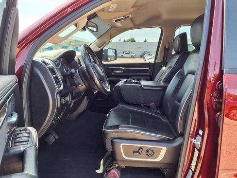 Used 2019 RAM 1500 Laramie AWD/4WD image 18