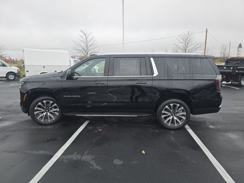 New 2026 Chevrolet Suburban High Country image 14