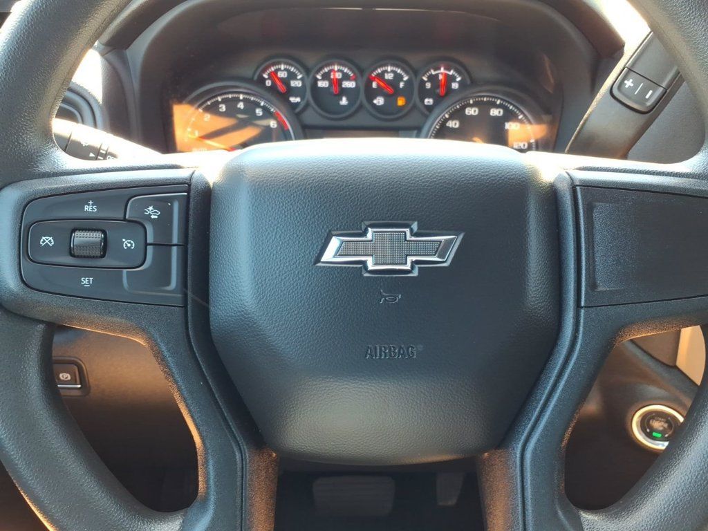 Used 2024 Chevrolet Silverado 1500 Custom Trail Boss w/ Turbomax Blackout Package AWD/4WD image 7