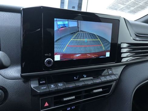 Certified 2025 Toyota Camry SE image 20