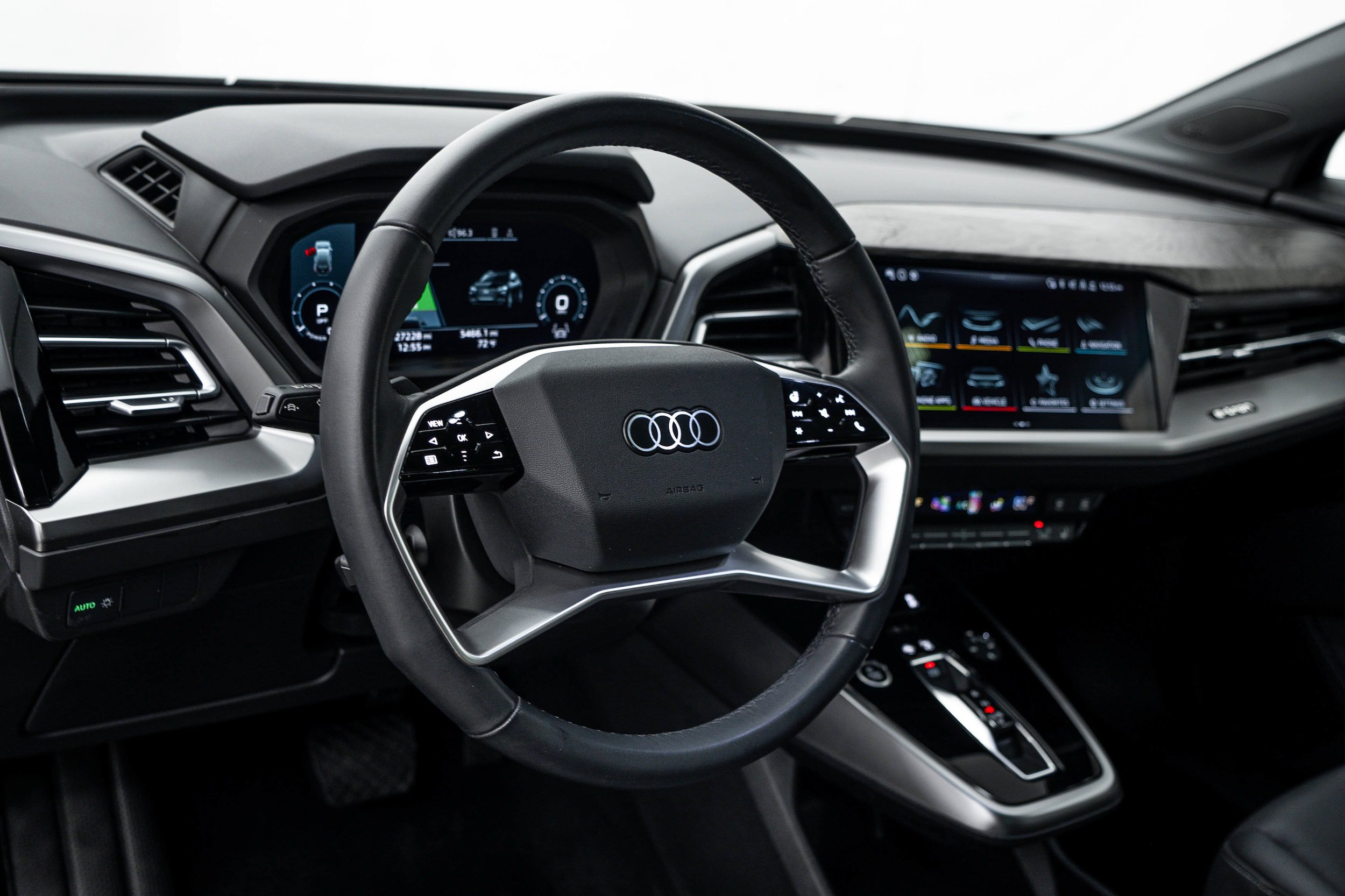 Certified 2024 Audi Q4 e-tron Premium Plus AWD/4WD image 11