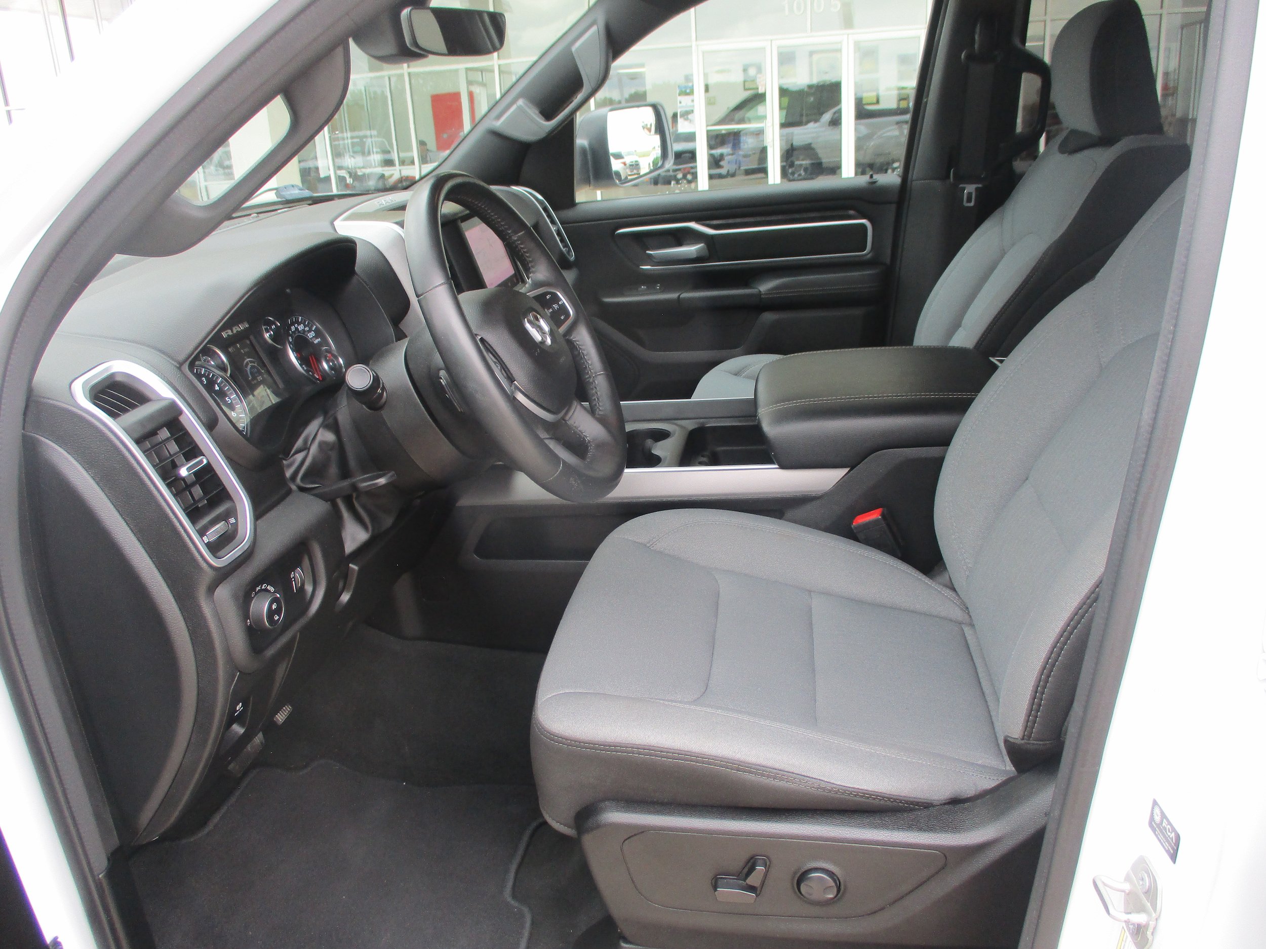 Used 2023 RAM 1500 Lone Star AWD/4WD image 4