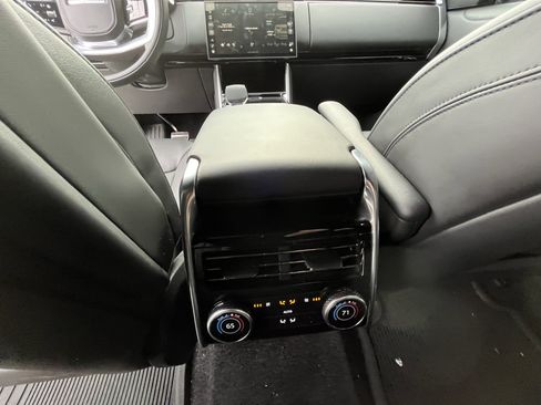 Used 2024 Land Rover Range Rover Long Wheelbase SE image 28