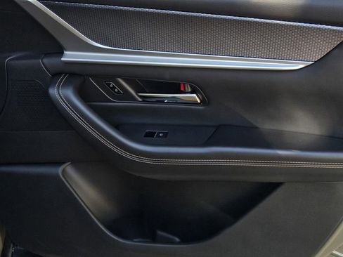 Used 2025 MAZDA CX-70 Plug-In Hybrid w/ Premium Pkg image 10