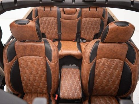 Used 2025 Jeep Wrangler Sport image 19