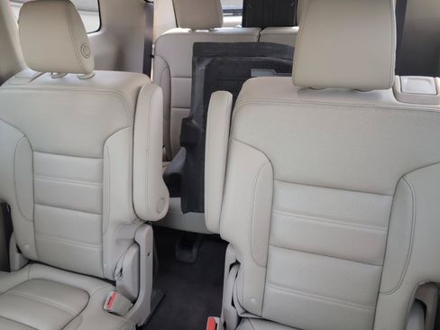 Used 2019 GMC Acadia Denali w/ Technology Package AWD/4WD image 30